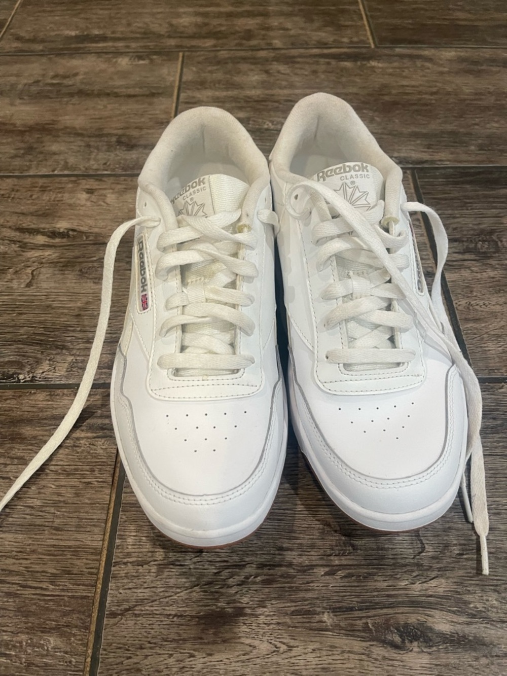 Reebok Men’s White Low-Top Leather Sneakers - Picture 2 of 4